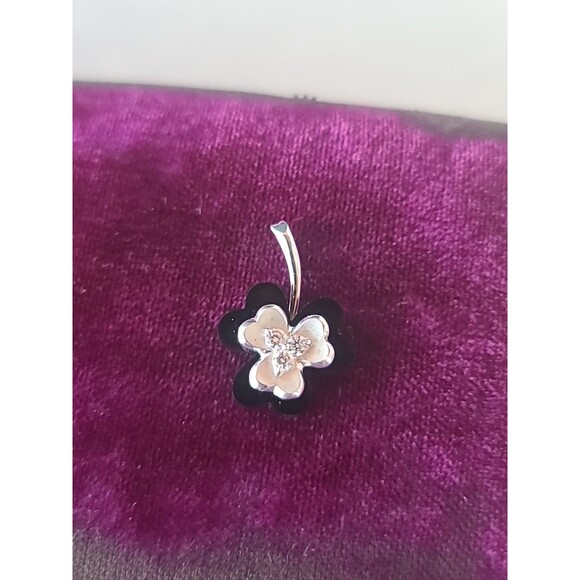 14K White Gold CZ Black Plastic Clover Pendant Vintage - Picture 2 of 10